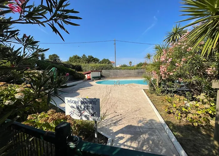 Splendide Appartement De Charme Avec Patio, Parking Et Plage A 3 Minutes