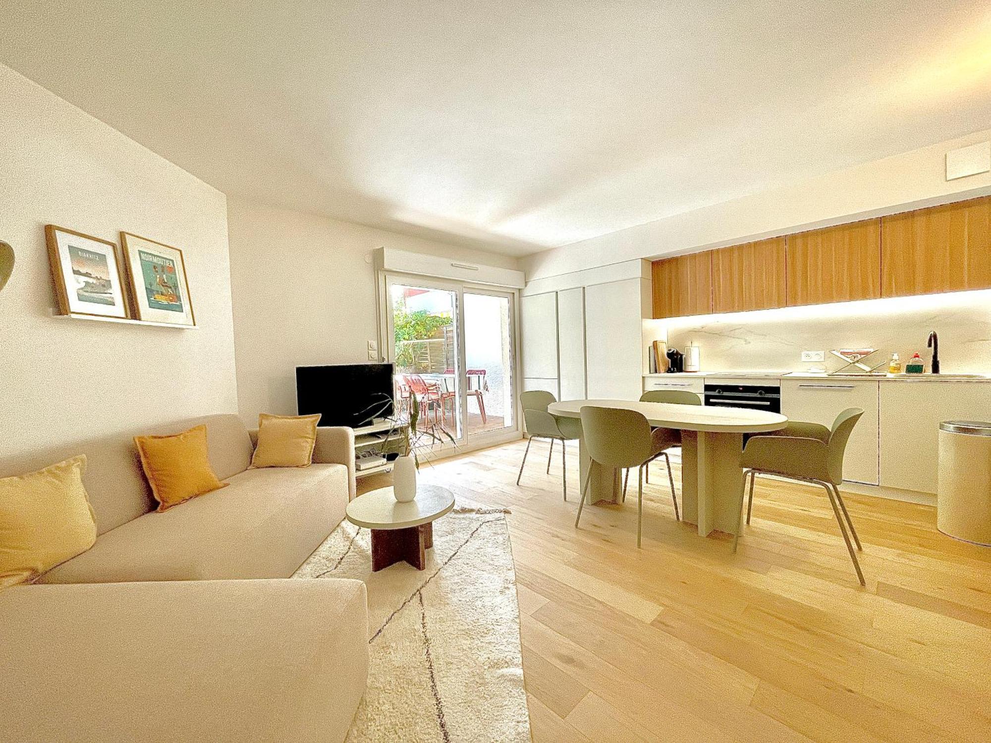 Splendide De Charme Avec Patio, Parking Et A 3 Minutes Apartment Biarritz